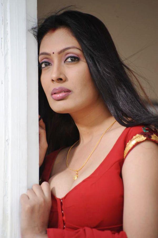 Indian Actress Hot and Sizzling Images