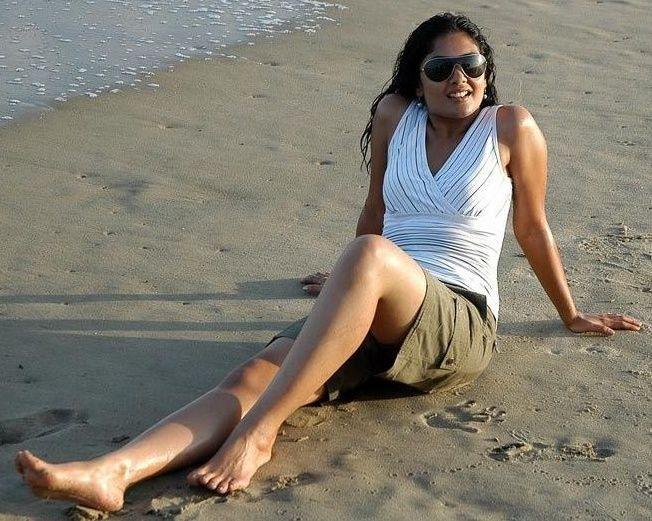 Kamalinee Mukherjee Beach Photos