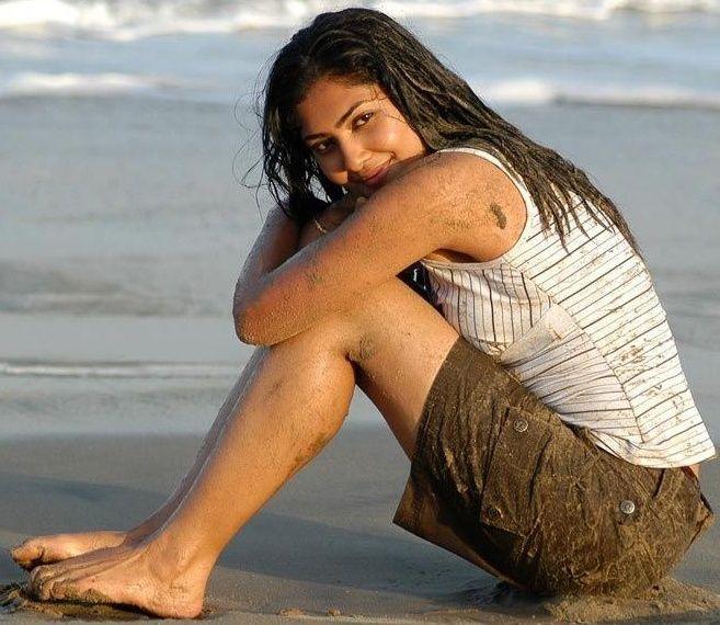 Kamalinee Mukherjee Beach Photos