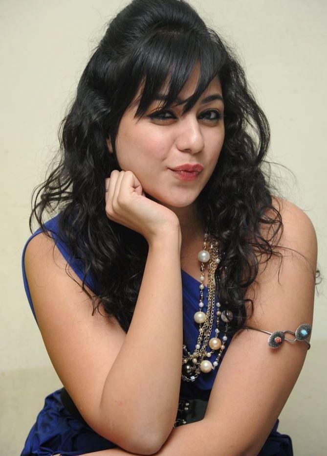 Krithika Sexy Photos