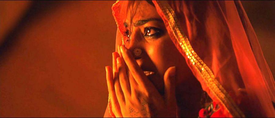 LEAKED! Radhika Apte's Hot scene from Parched is going viral