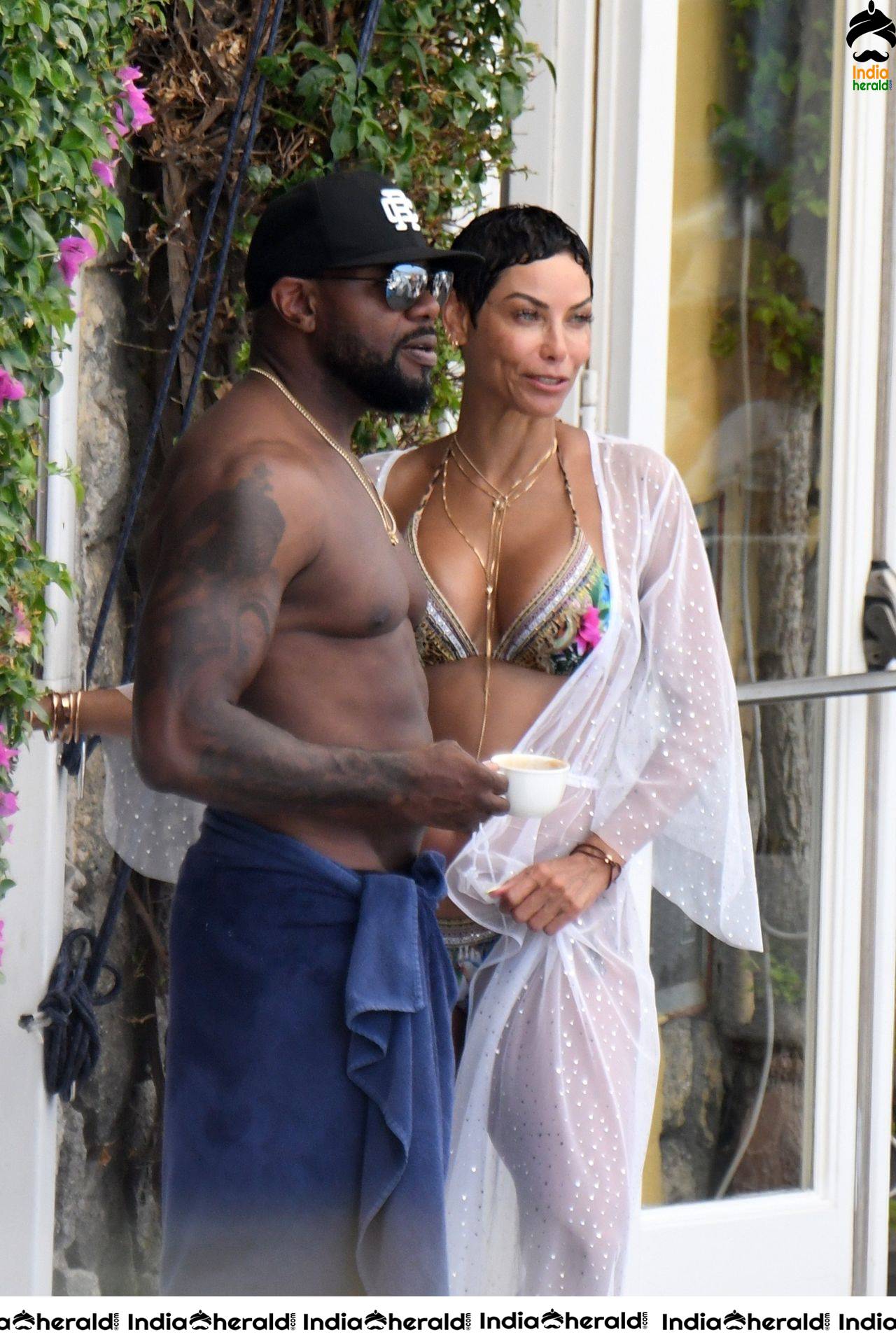 Nicole Murphy enjoying with Boyfriend in Bikini while vacat