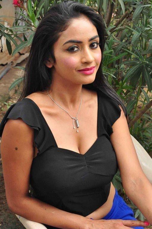 Pooja Sri Hot Sexy Images