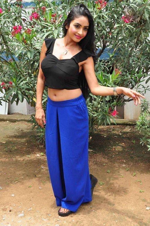 Pooja Sri Hot Sexy Images