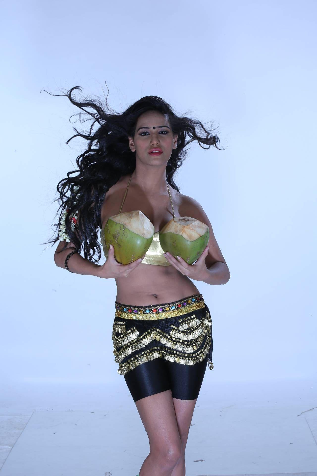 Poonam Pandey Latest Spicy Photoshoot