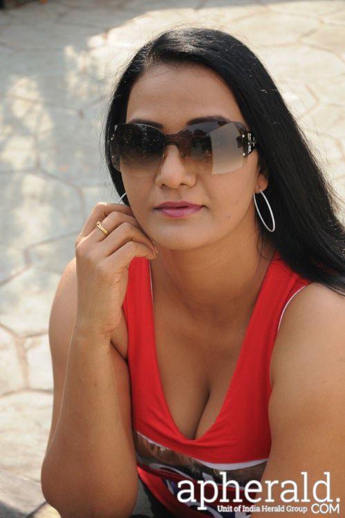 Side Actress Apoorva Hot Sexy Photos