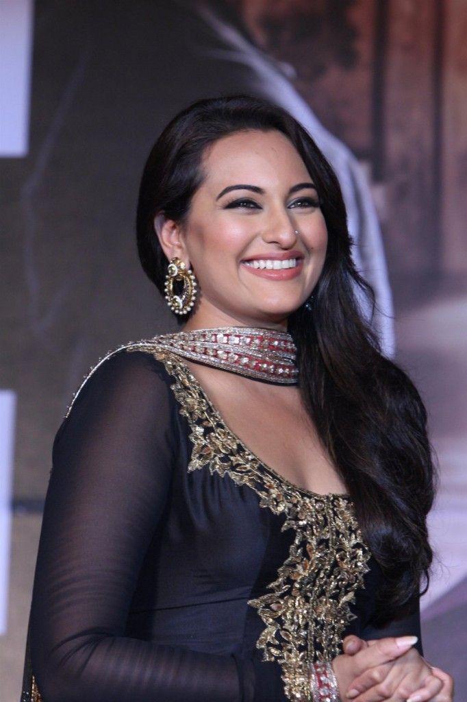 Sonakshi Sinha Sexy Hot Pics