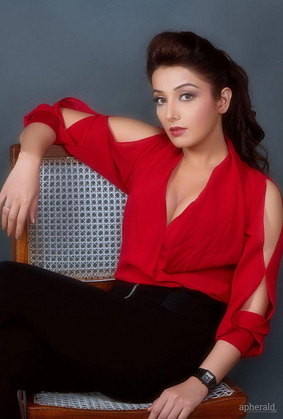 Sonia Mann Hot Photos