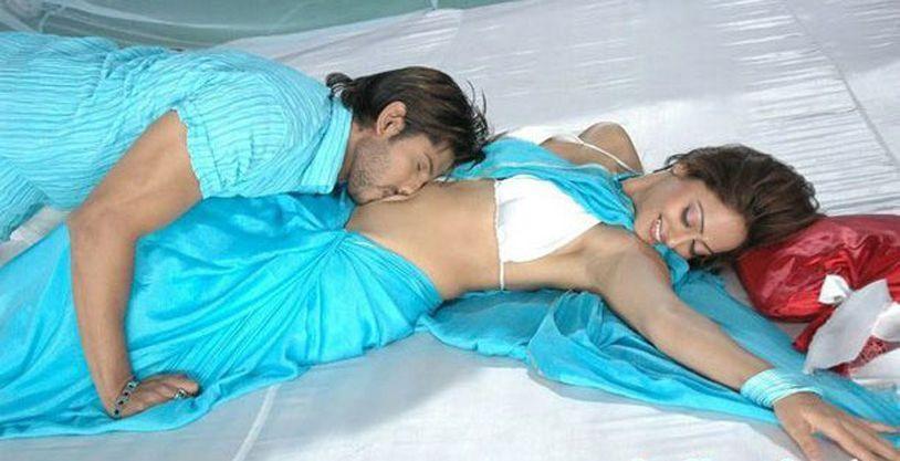 South Indian Actress deep Navel Kissing Photos