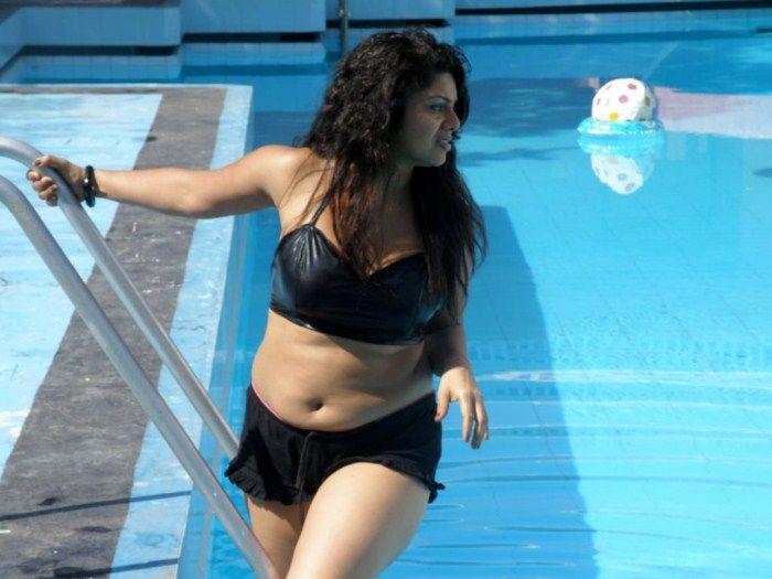 Swathi Varma Hot Navel Pics