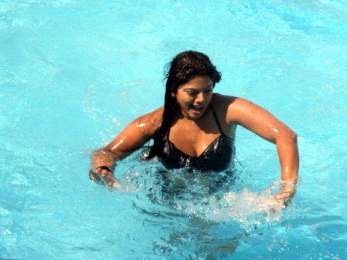 Swathi Varma Hot Navel Pics