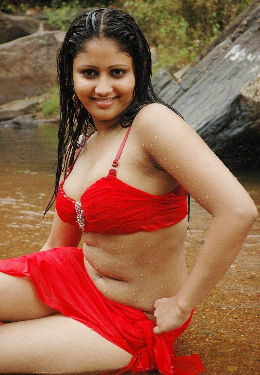 Tamil Actress Hot Navel Pictures