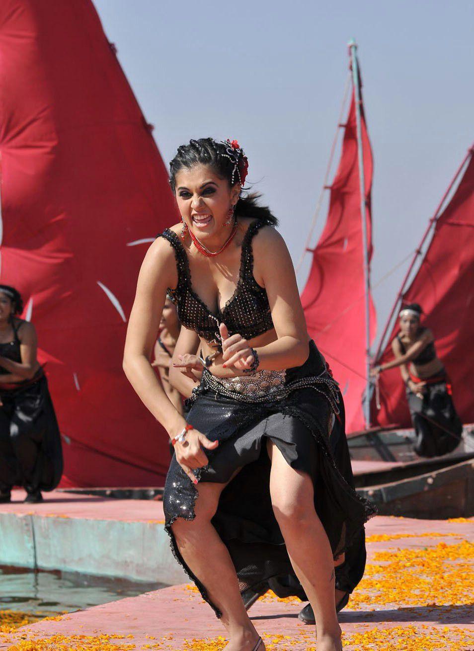 Tapsee Spicy Navel Show Photos