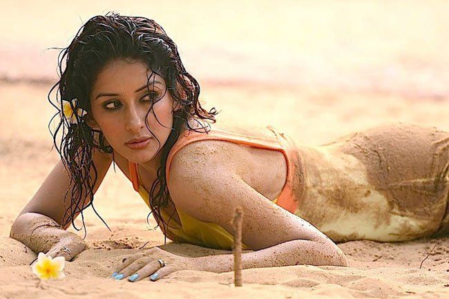 Telugu Actress Samiksha Hot Bikini Pics