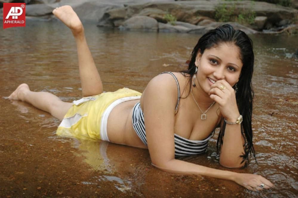 Telugu Movie Vamps Hot Photos