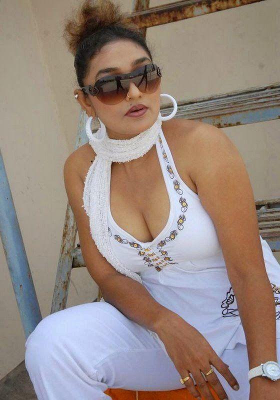 Telugu Vamp Actress Spicy Photos