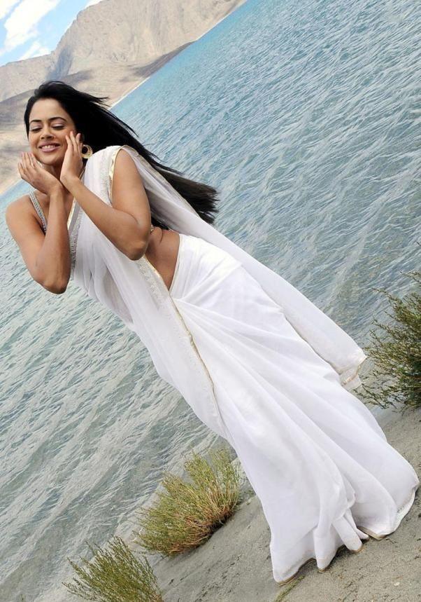 Tollywood Actress in White Saree Hot Pics