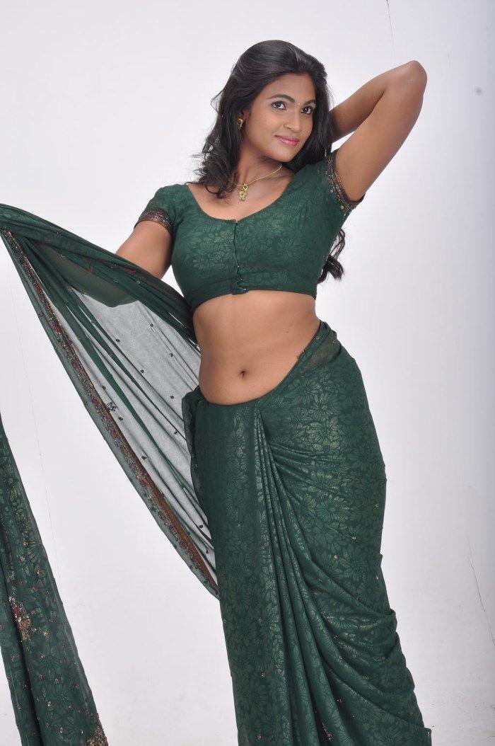 Twinkle Sexy Saree Pics