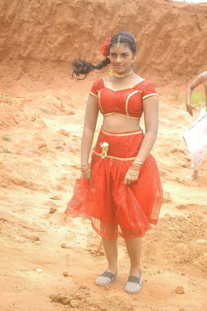 Umasree Hot Dancing Pics