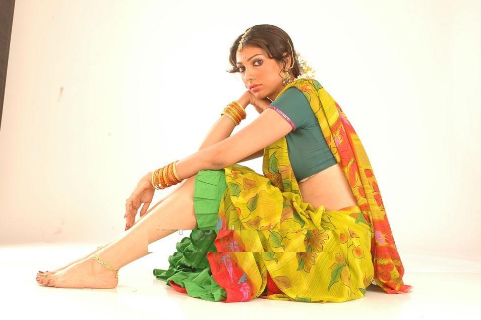 Yukta Mookhey Sexy Stills