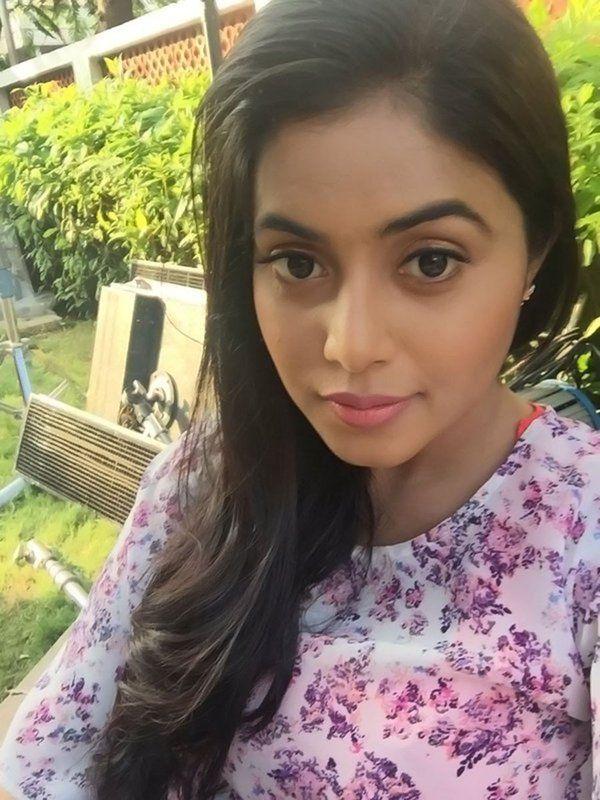 Actress Poorna Real Life Rare & Unseen Leaked Photos