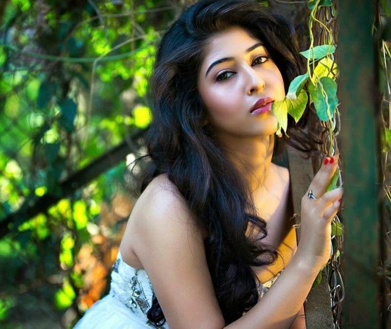 Actress Sonarika Bhadoria Rare & Unseen Photos