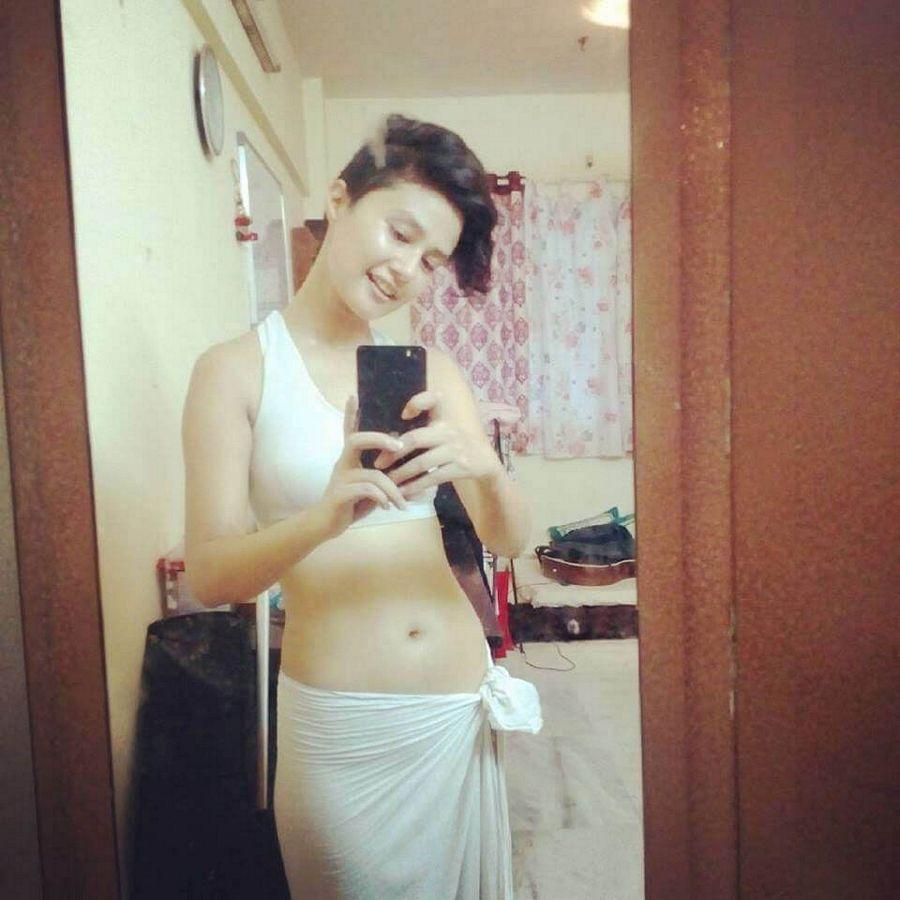 Airtel 4G Girl Sasha Chettri Selfies