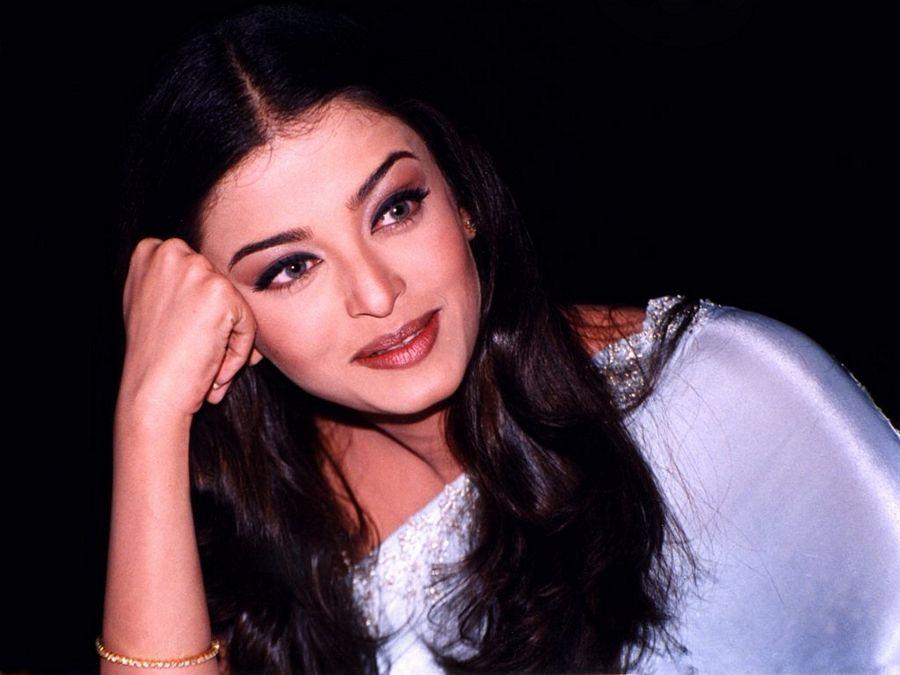 Aishwarya Rai Rare & UNSEEN Stock Photos