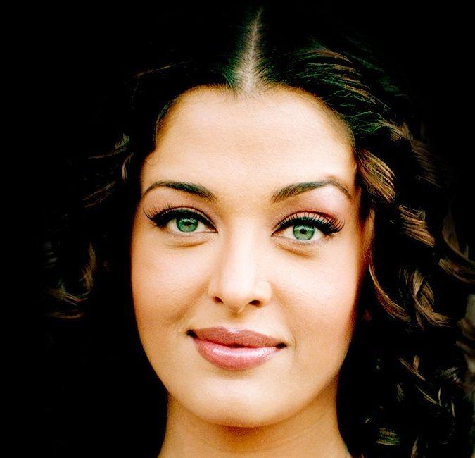 Aishwarya Rai Rare & UNSEEN Stock Photos