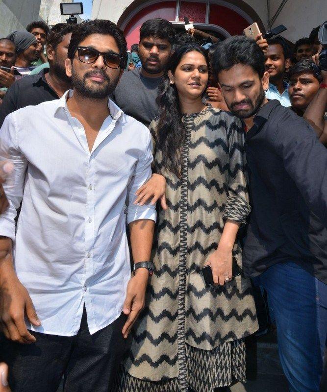 Allu Arjun & Sneha Reddy Watching Khaidi No 150 Movie Photos