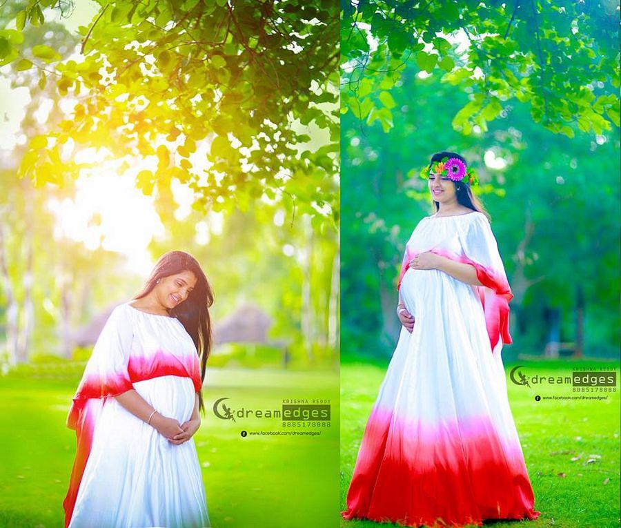 Anchor Shyamala Maternity Shoot Photos