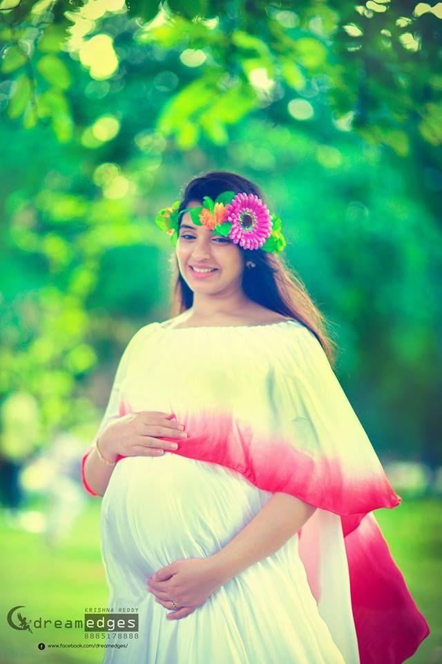 Anchor Shyamala Maternity Shoot Photos