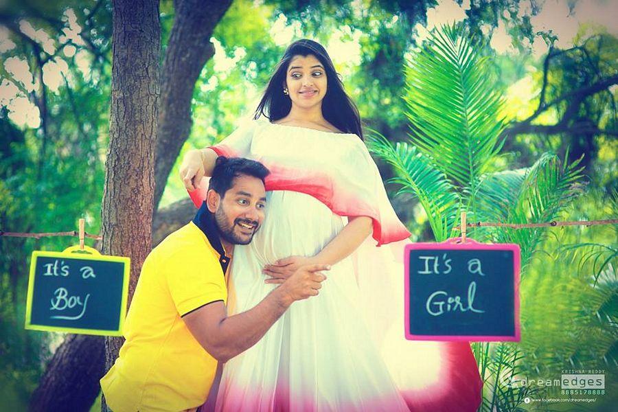 Anchor Shyamala Maternity Shoot Photos