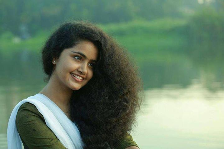 Anupama Parameswaran Without Makeup Rare & Unseen Photos