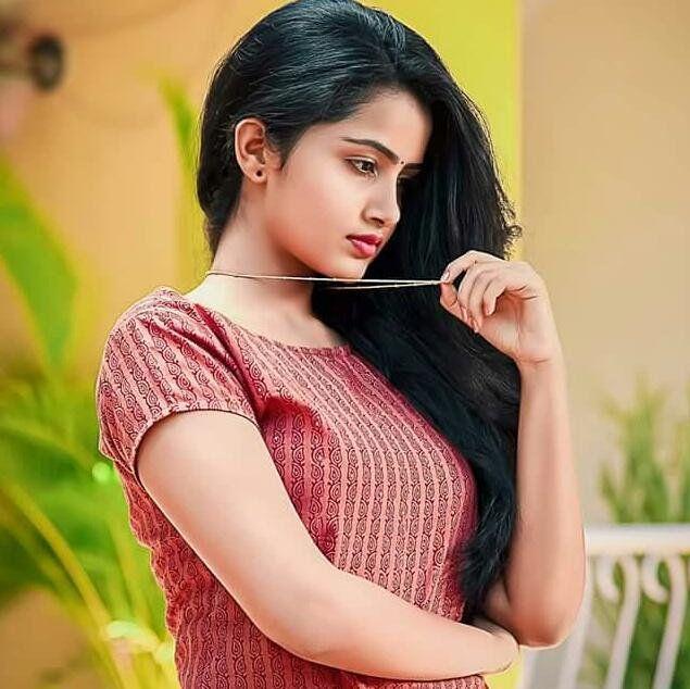 Anupama Parameswaran Without Makeup Rare & Unseen Photos