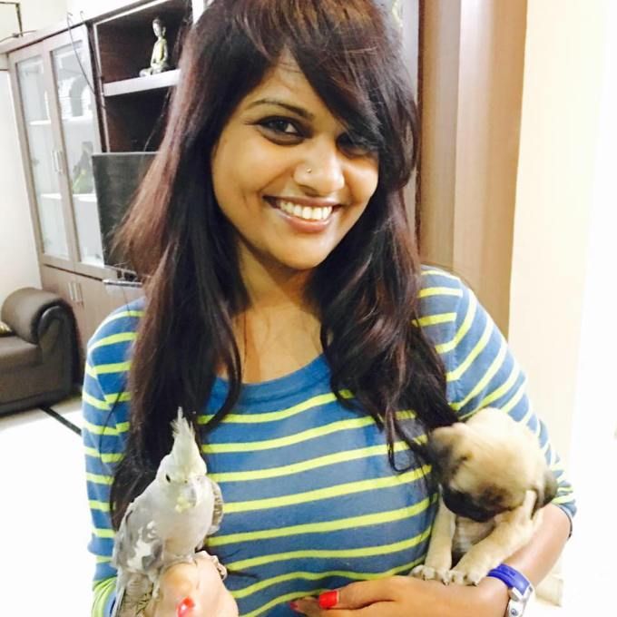 Bigg Boss Contestant Kathi Karthika Personal Photos