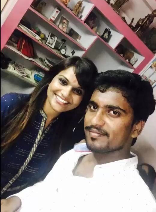 Bigg Boss Contestant Kathi Karthika Personal Photos