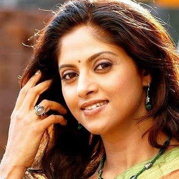 Side Actress Nadhiya Unseen Photos Collections!