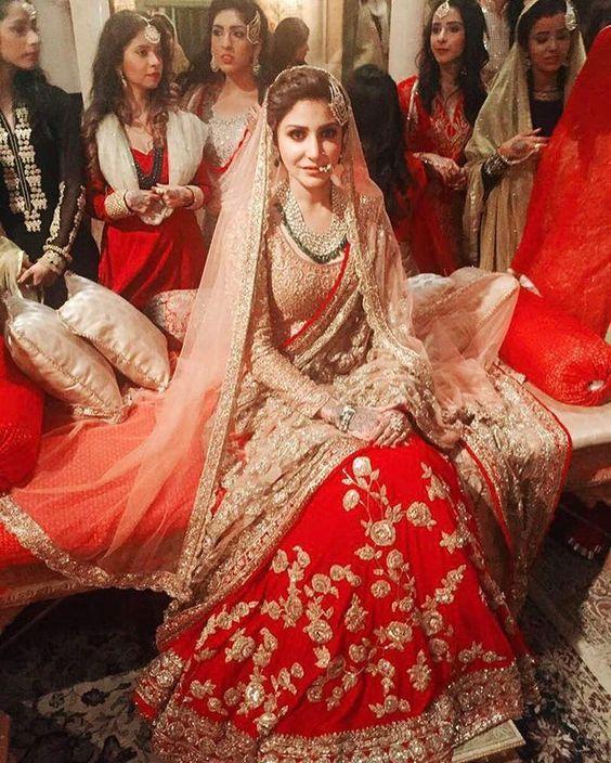 Bollywood Actress Anushka Sharma Bridal Look Photos