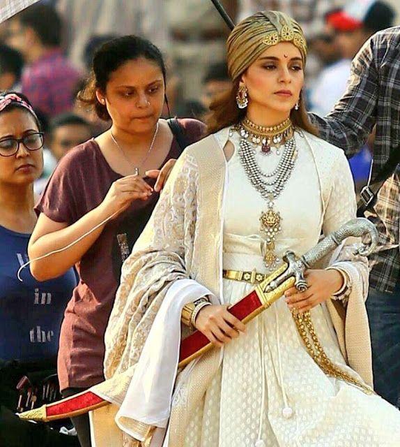 Manikarnika Movie Images, HD Wallpapers | Kangana Ranaut Looks From  Manikarnika | Indian bridal fashion, Indian fashion designers, Saree blouse  designs latest