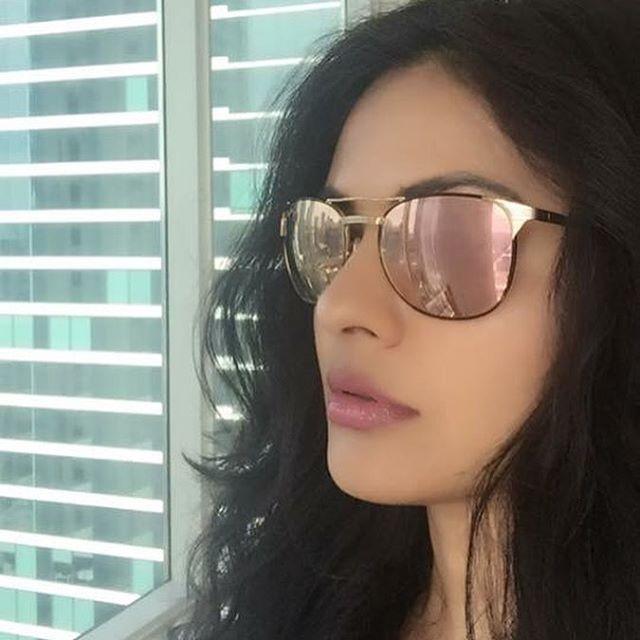 Hot And Unseen Photos of Actress Pooja Kumar
