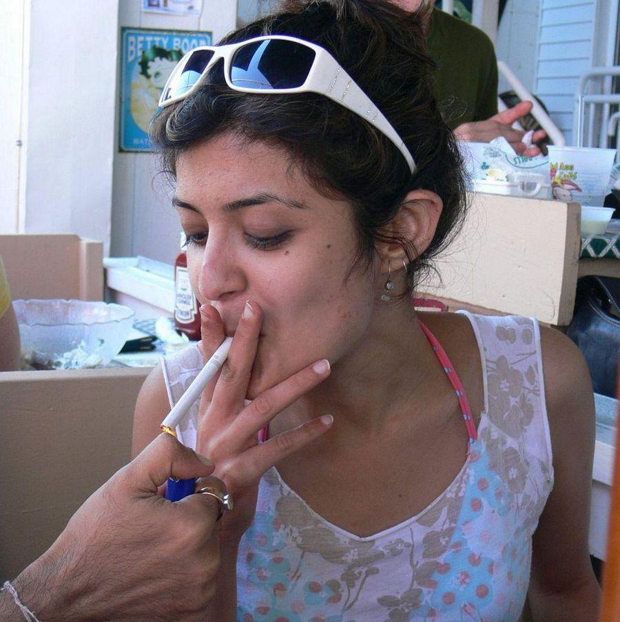 indian-actresses-caught-smoking-in-real-life-photos