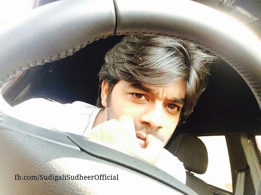 Jabardasth Fame Sudigali Sudheer Personal Life Photos