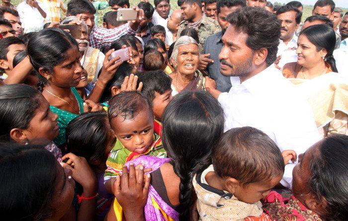 Jagan Praja Sankalpa Yatra Day 29 Photos