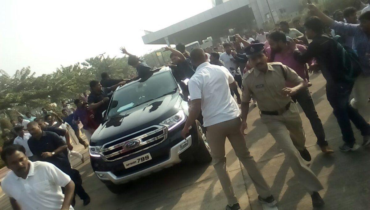 Pawan Kalyan Meets DCI Employee’s at Vizag Photos