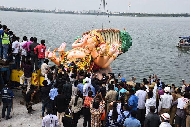 Khairatabad Ganesh Nimajjanam at Tankbund 2017 Photos