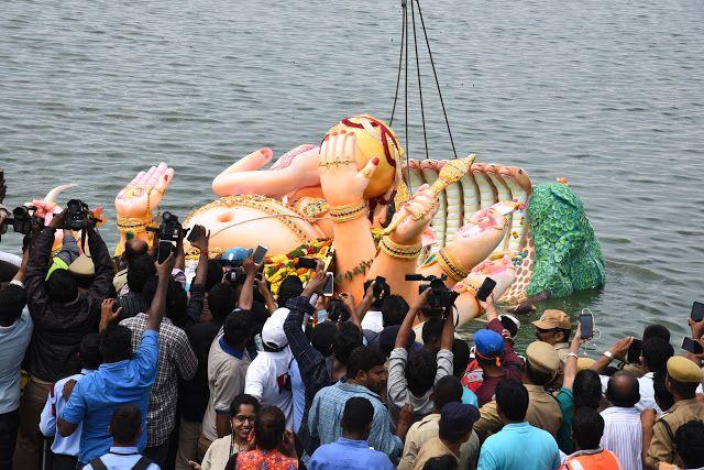 Khairatabad Ganesh Nimajjanam at Tankbund 2017 Photos