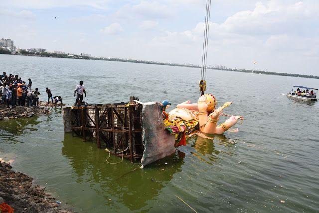 Khairatabad Ganesh Nimajjanam at Tankbund 2017 Photos