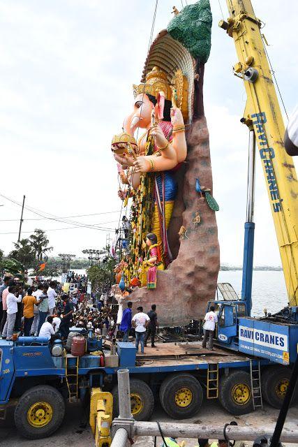 Khairatabad Ganesh Nimajjanam at Tankbund 2017 Photos