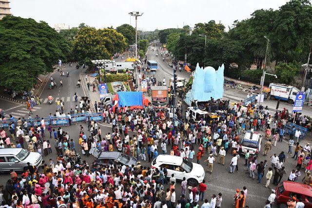 Khairatabad Ganesh Nimajjanam at Tankbund 2017 Photos